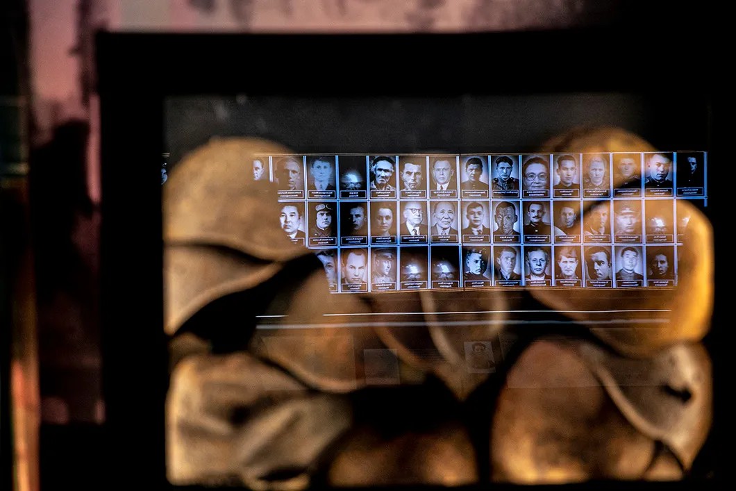 Проект «Река памяти» с фотографиями участников Великой Отечественной войны. Фото: Влад Докшин / «Новая газета»