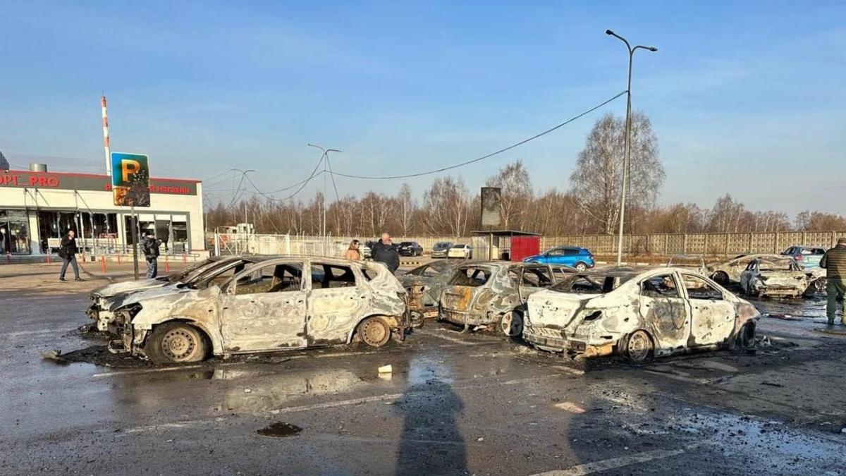Власти Москвы и Подмосковья сообщили о самой массированной с начала СВО атаке беспилотников. Один человек погиб