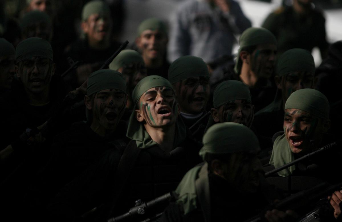 Палестинские студенты проходят военную подготовку. Фото: ZUMAPRESS.com