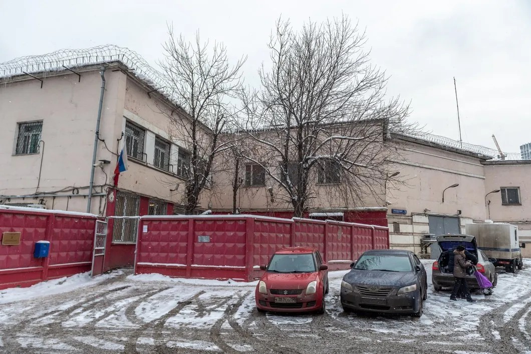 Здание следственного изолятора № 3. Фото: Дмитрий Серебряков / ТАСС