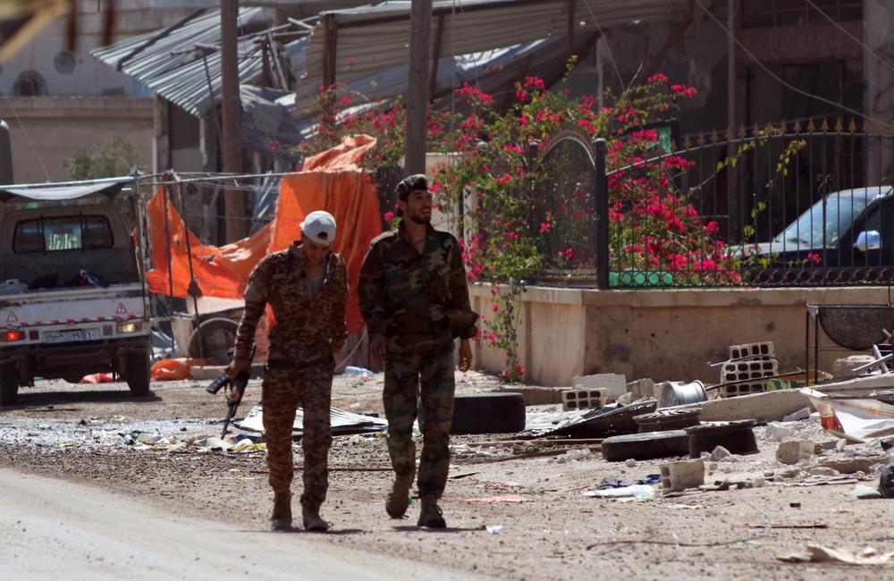 Сирийские солдаты патрулируют город Сайда. Фото: EPA-EFE / YOUSSEF BADAWI