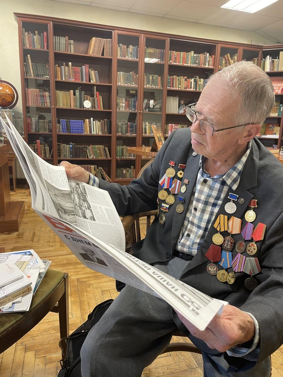 Юрий Кузьмич Целиков, ветеран и летописец завода. Фото: Ольга Путилова