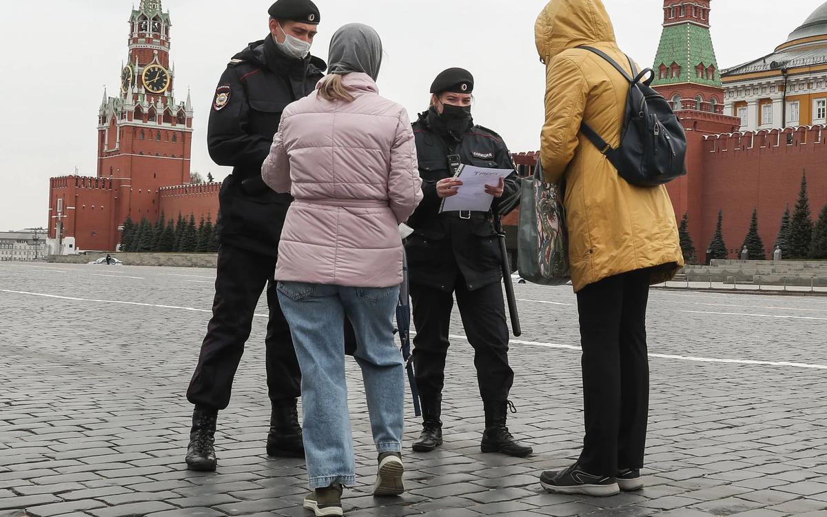 Люди в россии выходят на улицу