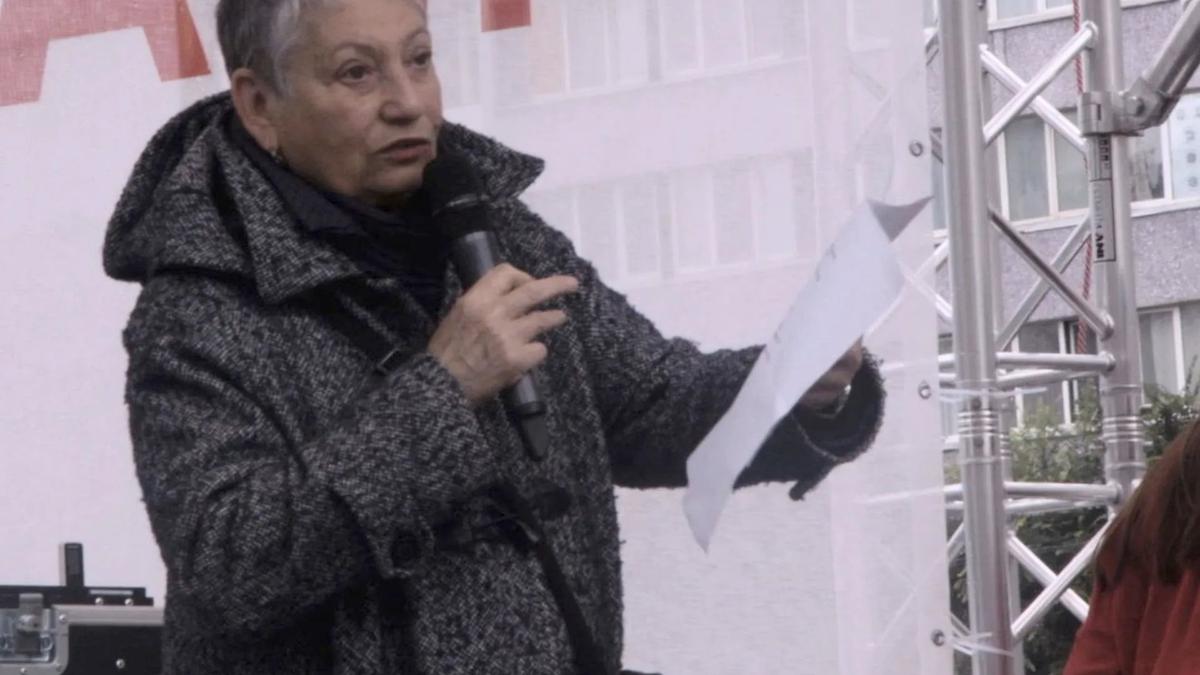 Улицкая читает на 50-тысячном митинге в Москве. Видео
