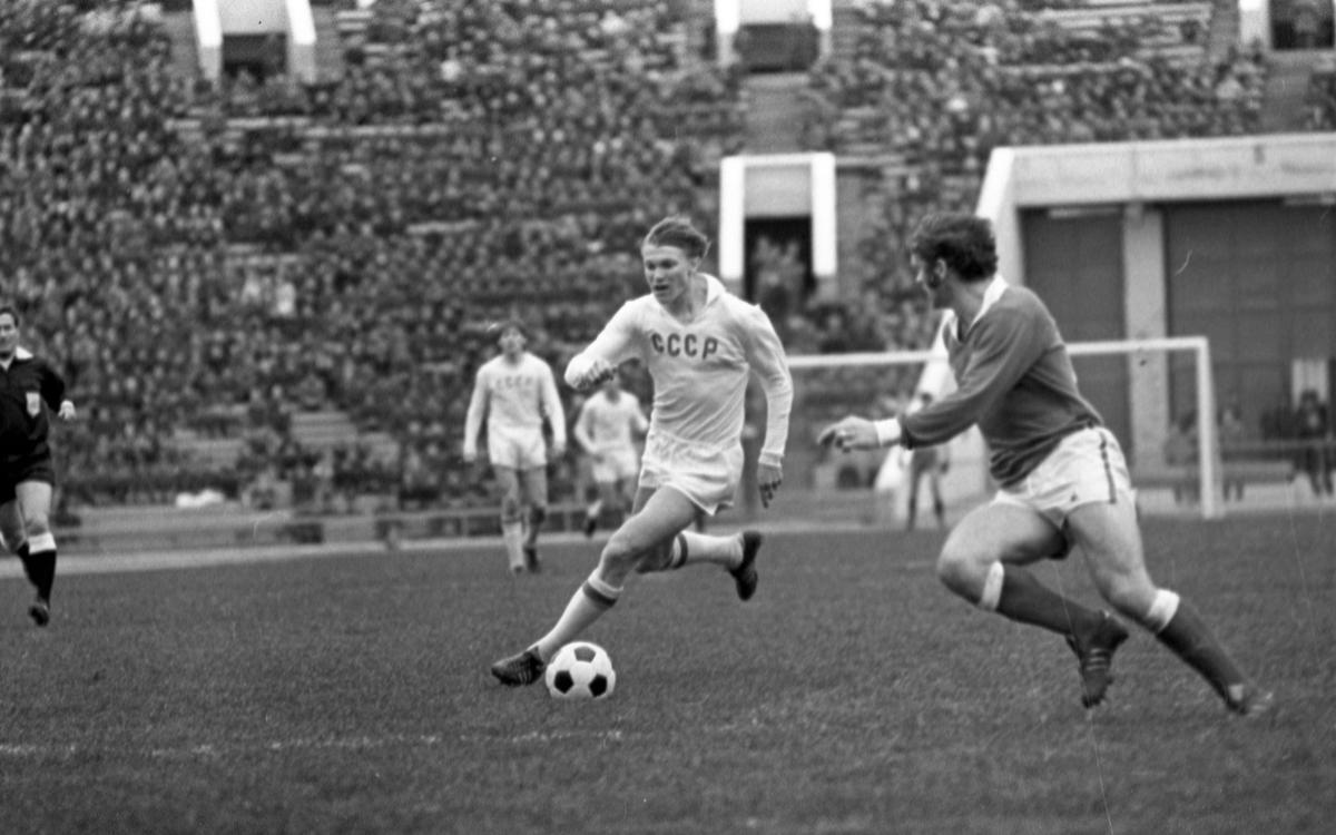 1973 год. «Лужники». Отборочный матч ЧМ-1974 СССР — Ирландия. В атаке 20-летний Олег Блохин. Фото: Евгений Успенский