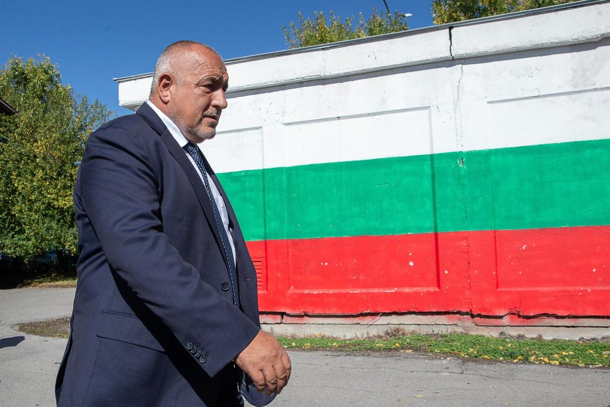 Бойко Борисов на избирательном участке. Фото: AP / TASS