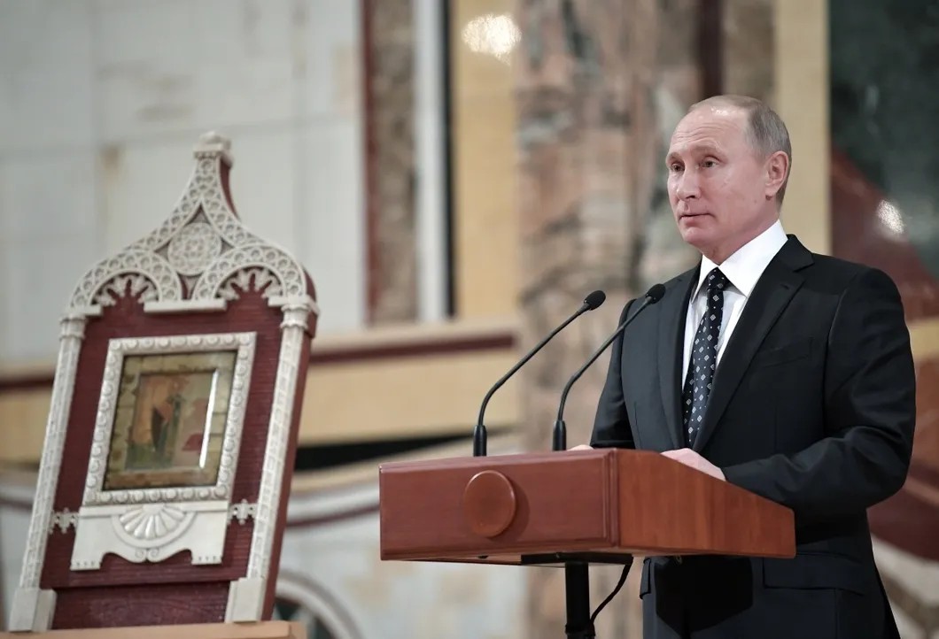 Владимир Путин впервые выступил на Архиерейском соборе в Храме Христа Спасителя. Фото: РИА Новости