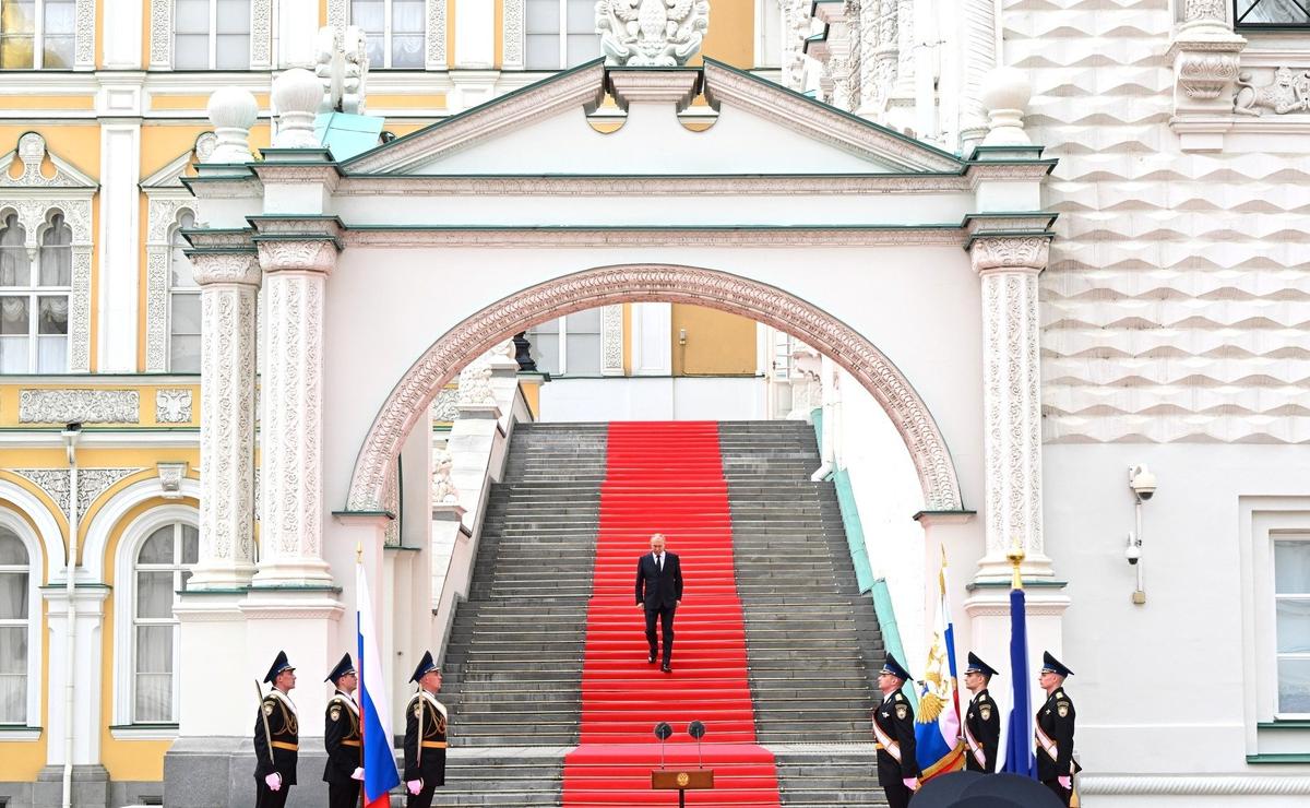Владимир Путин проводит «закрытый парад» в Кремле, где благодарит силовиков, не поддержавших «мятежников»-«вагнеровцев». Фото: пресс-служба Кремля