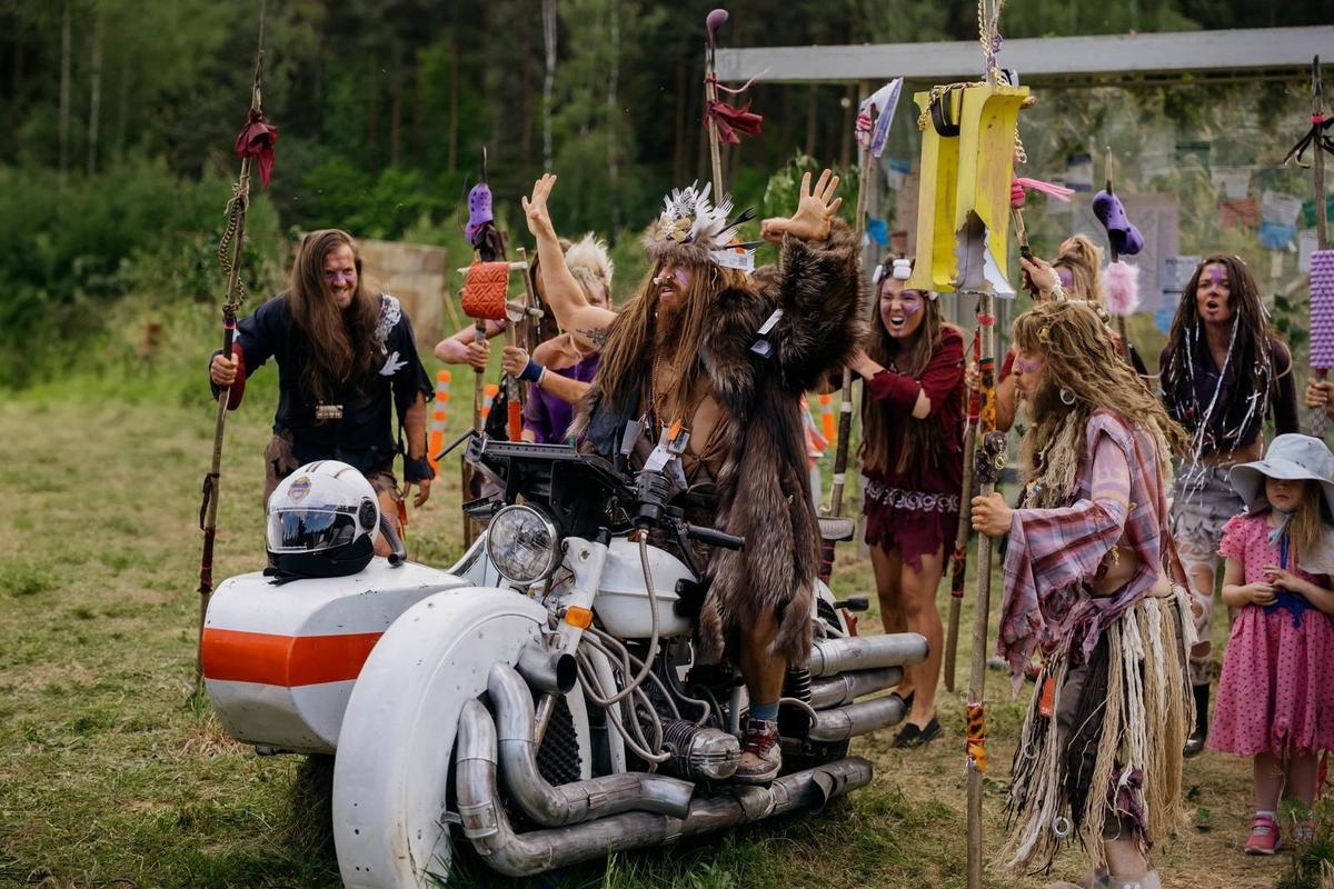 Кадр из сериала «Кибердеревня»