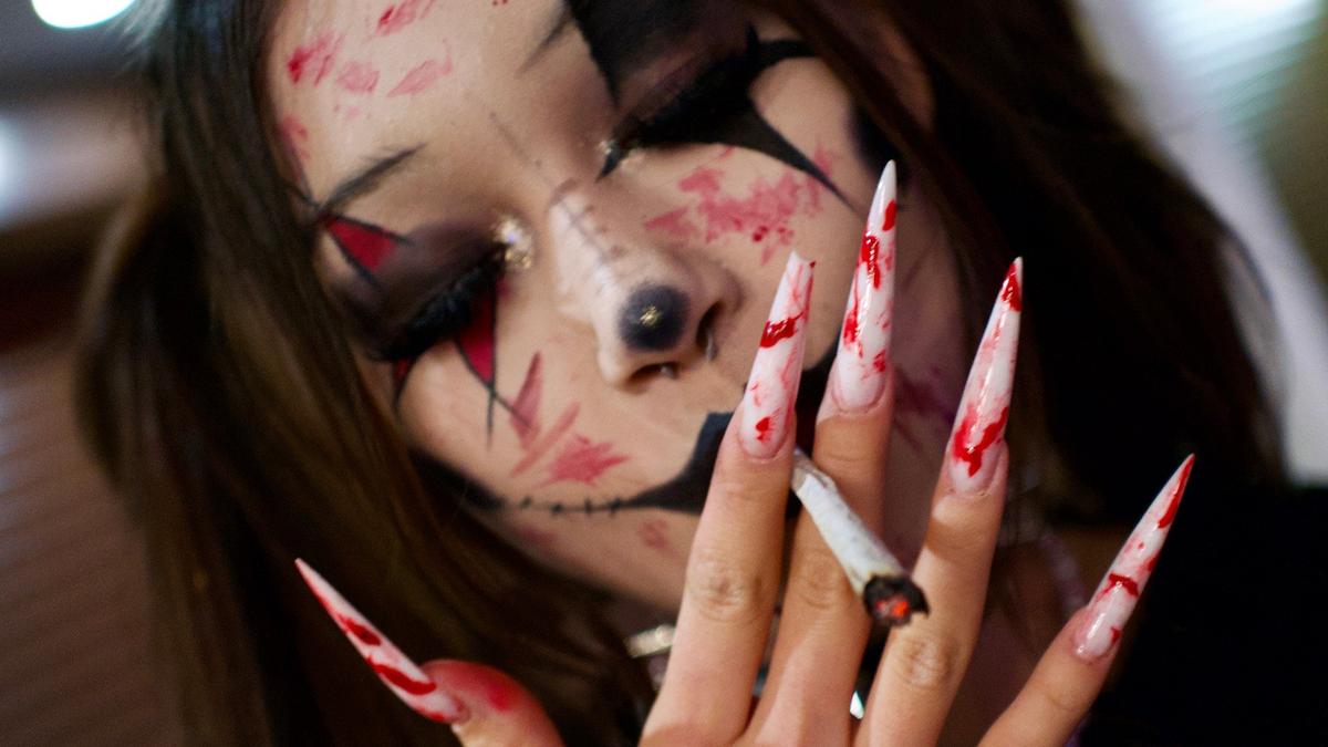 «Они, чтобы нажраться, даже из области приезжают!» 18+