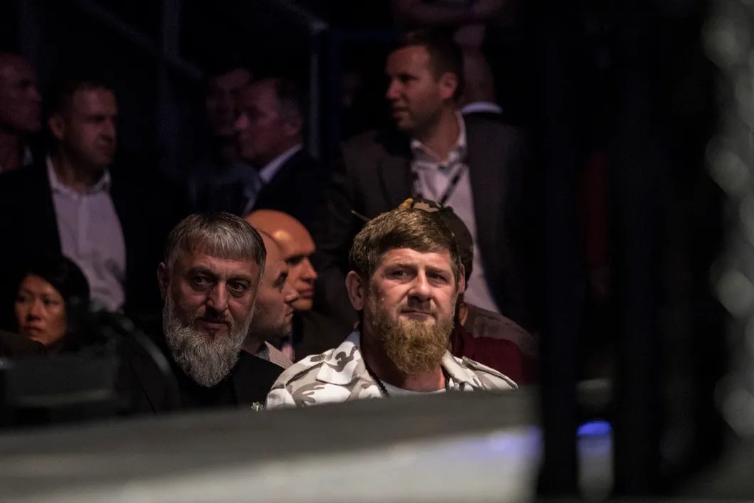 Адам Делимханов и Рамзан Кадыров на турнире UFC в Олимпийском 15 сентября. Фото: Влад Докшин / «Новая газета»
