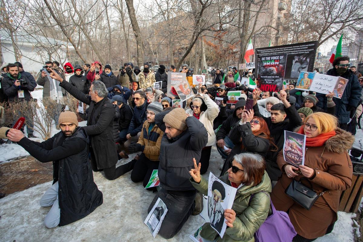 17 января 2026 года. Шествие перед Посольством Ирана в Ереване. Фото: Александр Гребешков