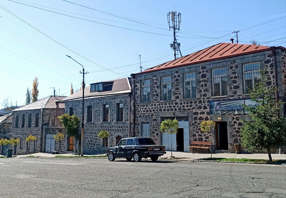 Одна из улиц Гориса. Фото: Евгения Енгибарян