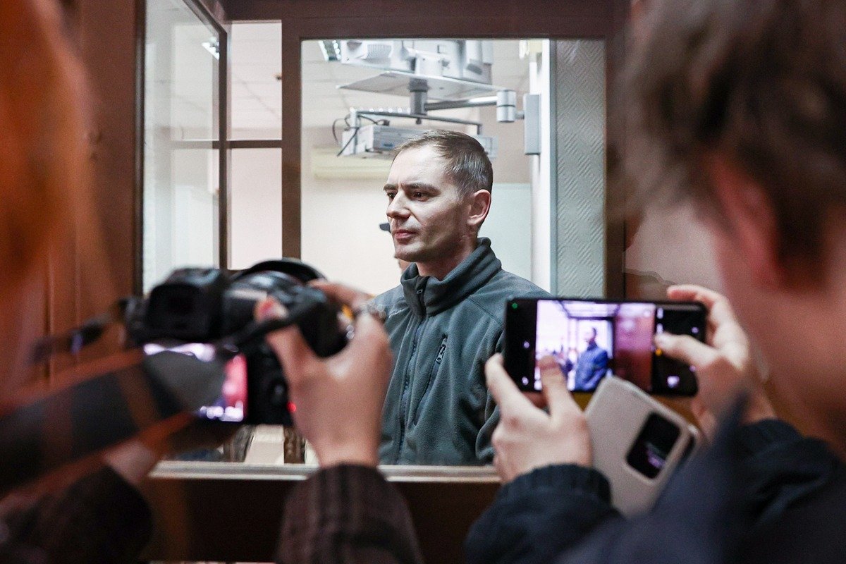 Заместитель председателя партии «Яблоко» Максим Круглов в зале Замоскворецкого суда, 22 апреля 2026 года. Фото: Софья Сандурская / ТАСС