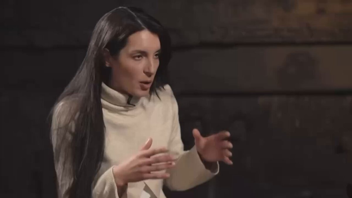 Евгения Хасис. Кадр из видео