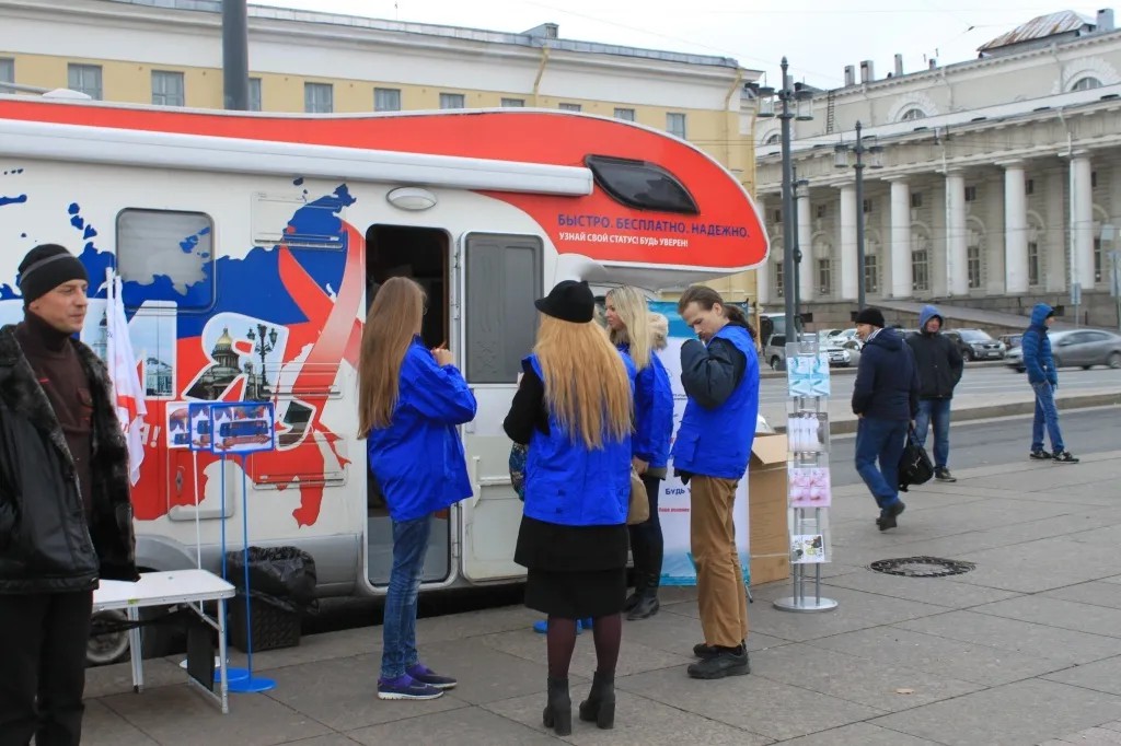 Автобус фонда в Петербурге. Фото: «Гуманитарное действие»