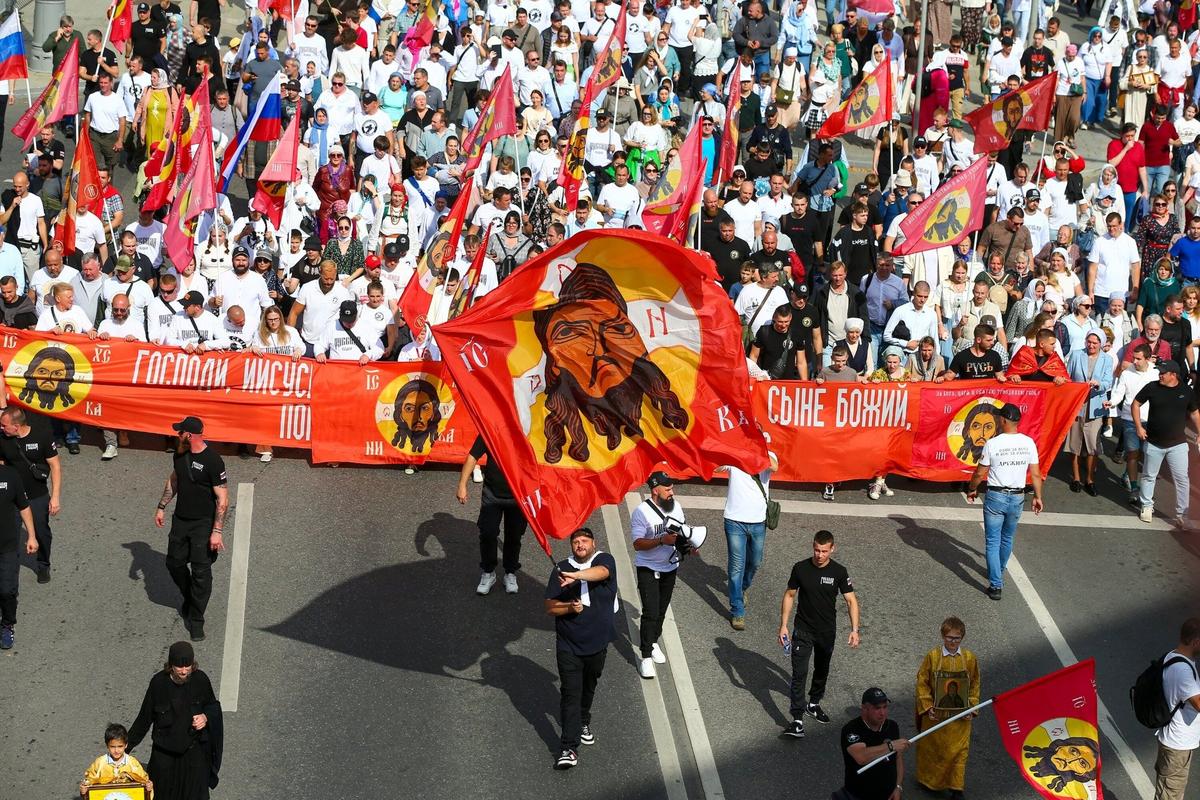 Крестный ход от храма Христа Спасителя до Новодевичьего монастыря. Фото: Агентство «Москва»