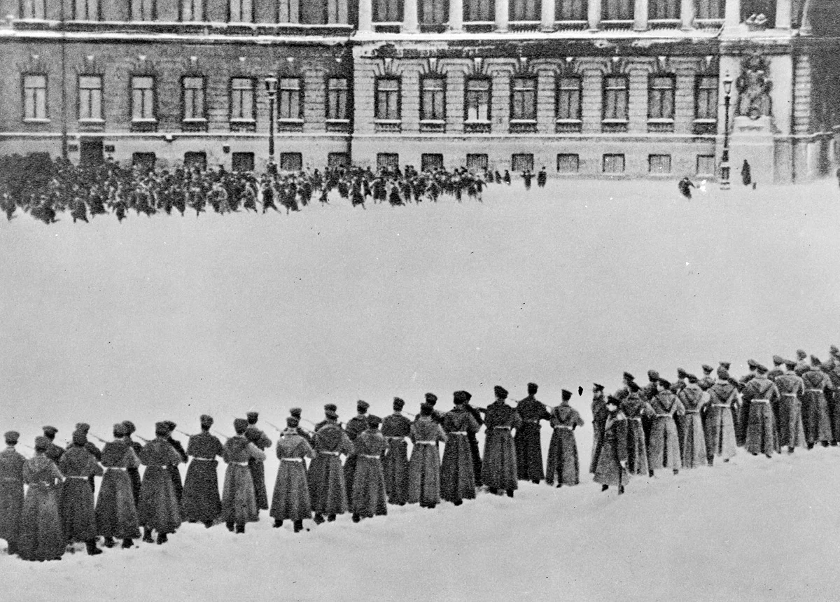 9 января 1905 года. Расстрел рабочей демонстрации в Санкт-Петербурге. Фото: репродукция ТАСС