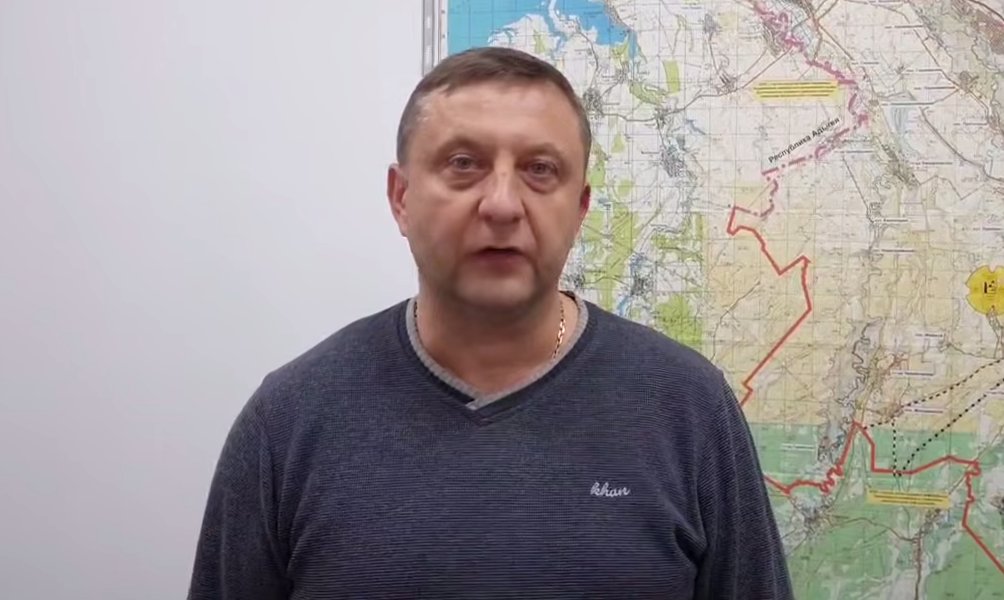 Глава Белореченска Сергей Сидоренко перечисляет проблемы и аварии в муниципалитете 2 января. Кадр из видеообращения