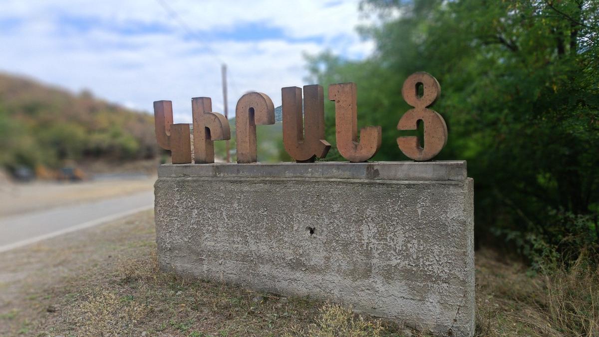 «Пока что мы живем, осознавая потери»