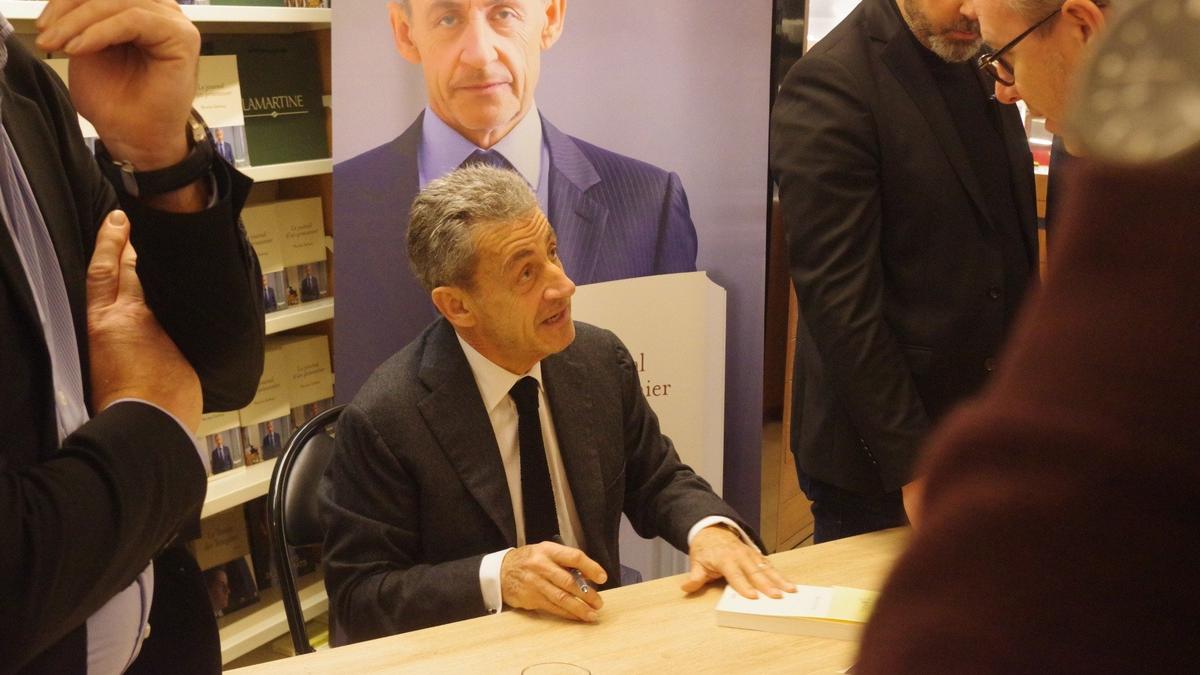 20 дней, которые потрясли Саркози