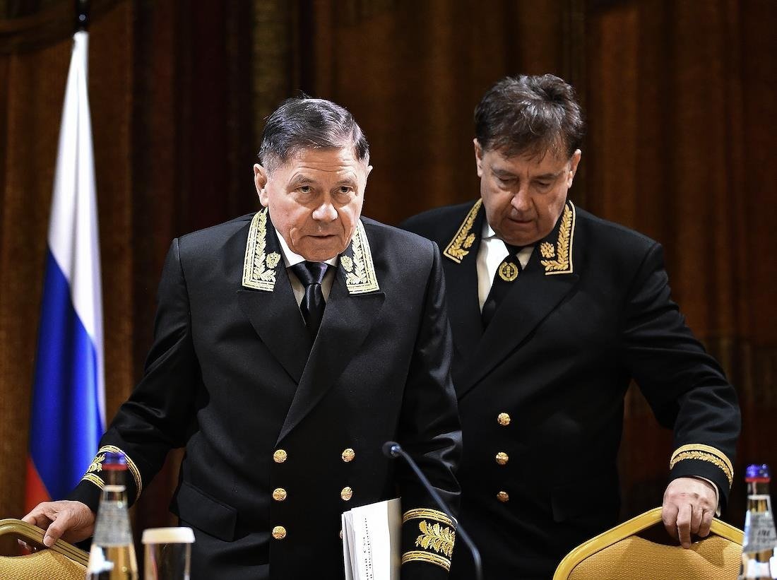 Вячеслав Лебедев и Виктор Момотов много лет работали бок о бок. Фото: Иван Водопьянов / Коммерсантъ