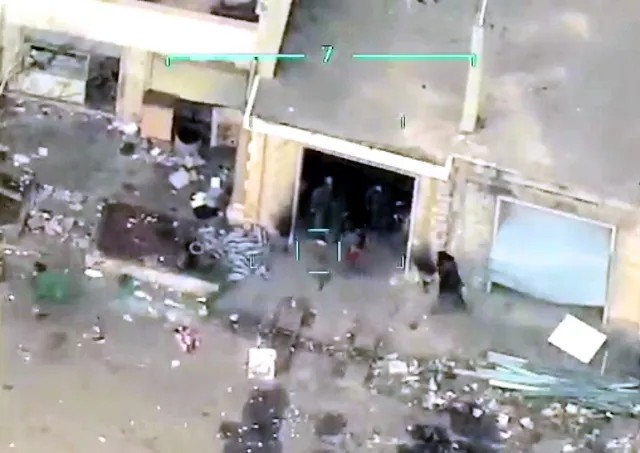 Кадр с видео дрона-наводчика за несколько секунд до удара по укреплению «Хезболлы». Источник: турецкие соцсети