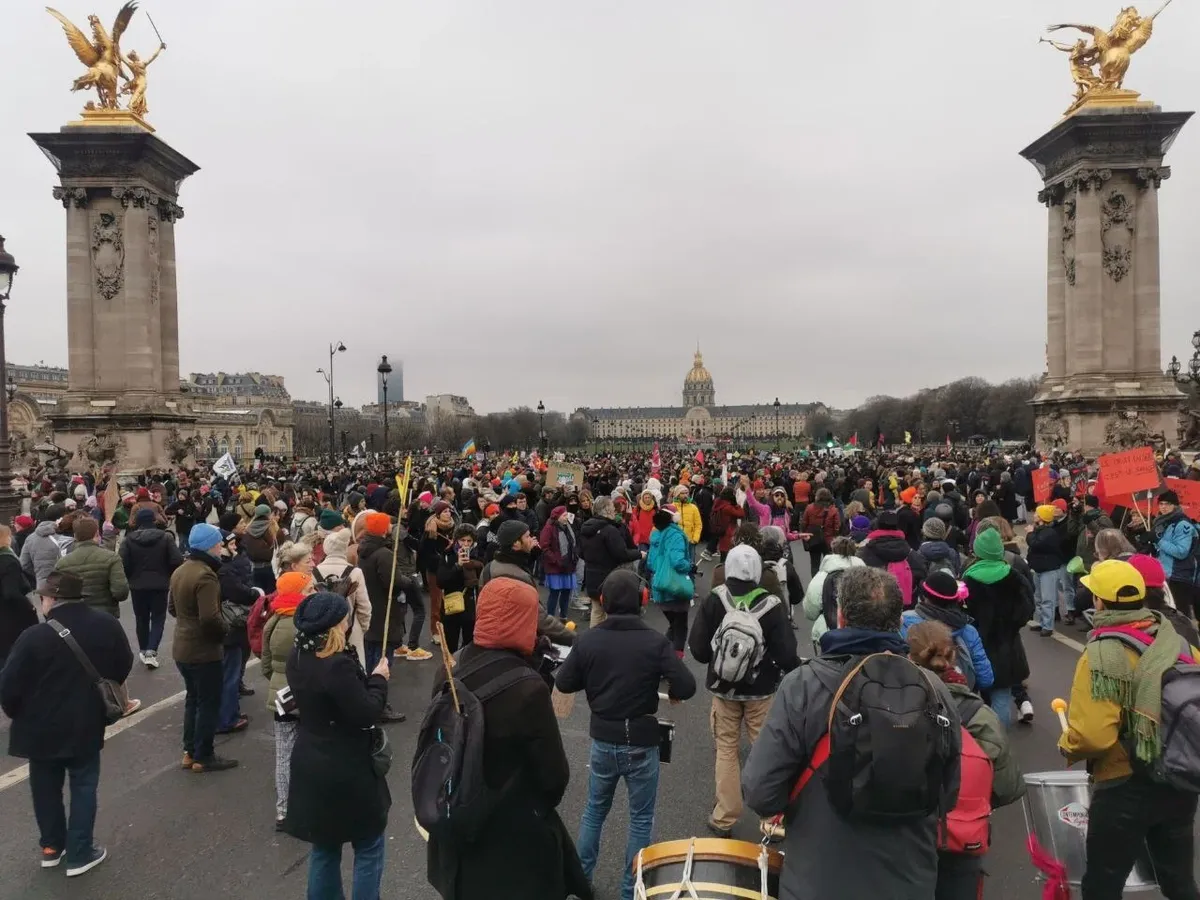 21 января во Франции прошло 160 акций против принятия закона и в поддержку мигрантов. На фото: 20-тысячный марш в Париже Фото: Юрий Сафронов / «Новая газета»