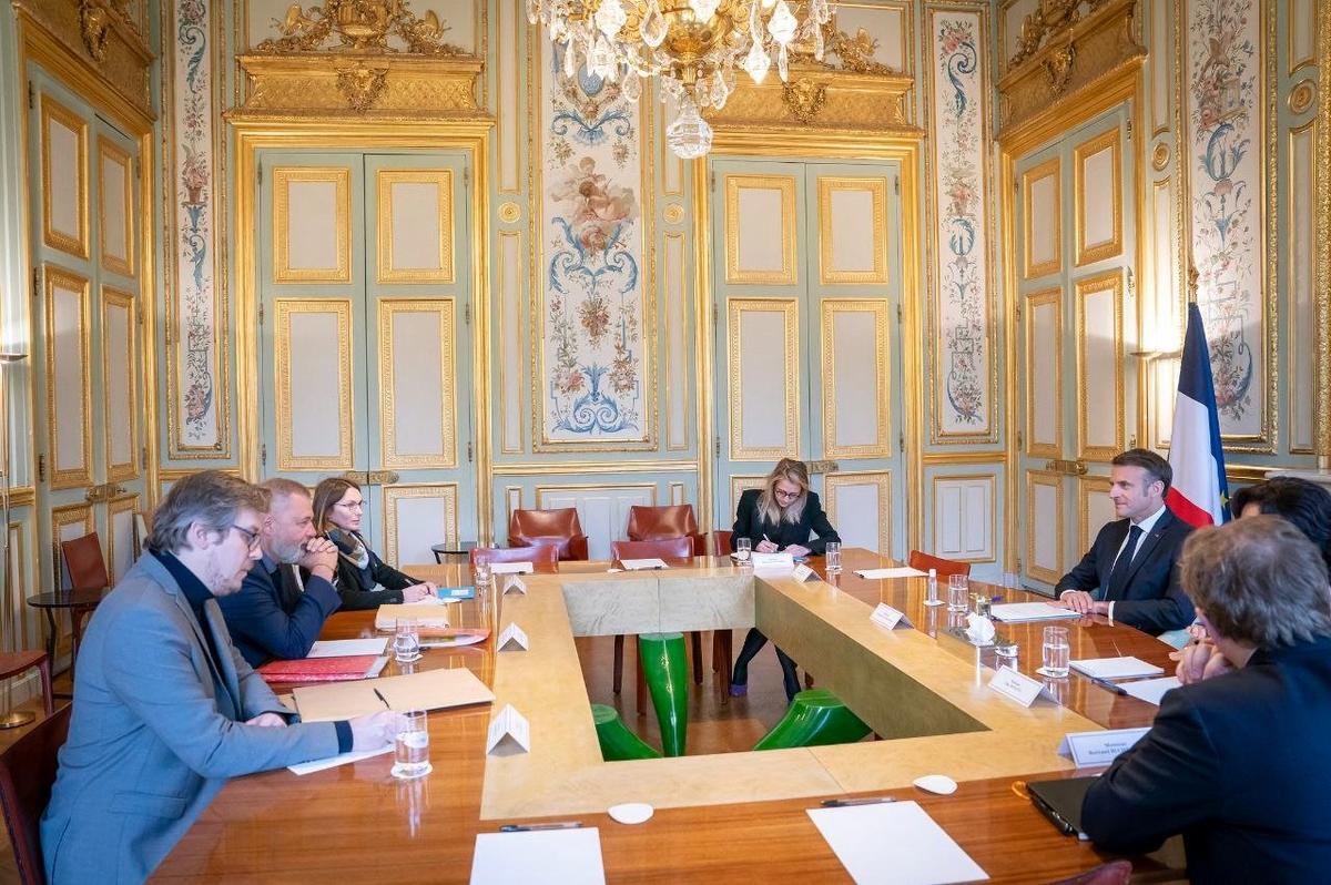Дмитрий Муратов на встрече с Эмманюэлем Макроном. Фото: Laurent Blevennec / Présidence de la République