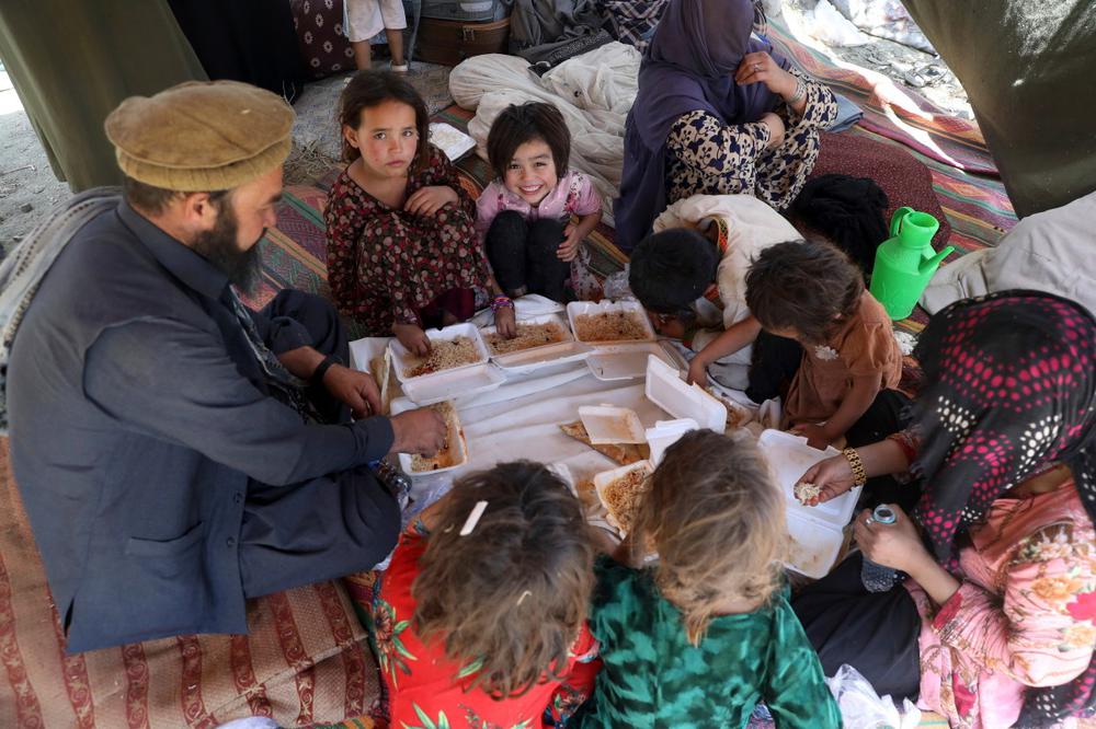 Лагерь для внутренних беженцев в Кабуле. Rahmat Gul / AP Photo / ТАСС
