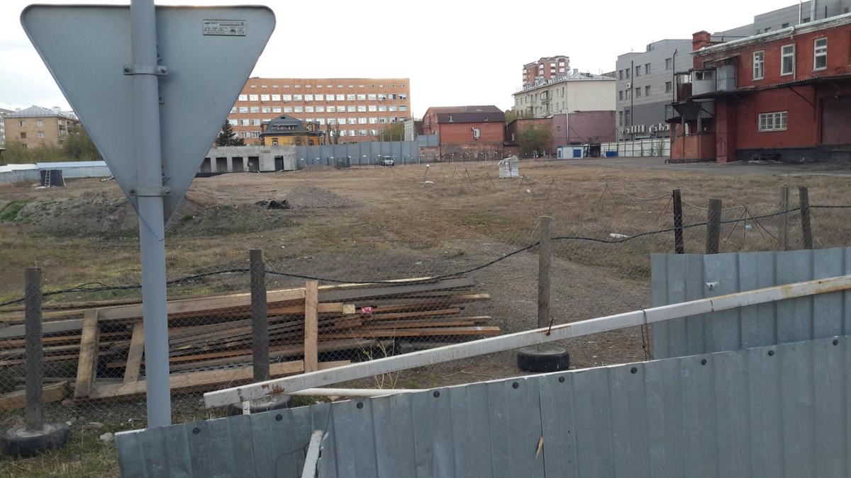Красноярск, 5 мая. На месте будущего офиса Русала не происходит ничего. Фото: Алексей Тарасов / «Новая газета»