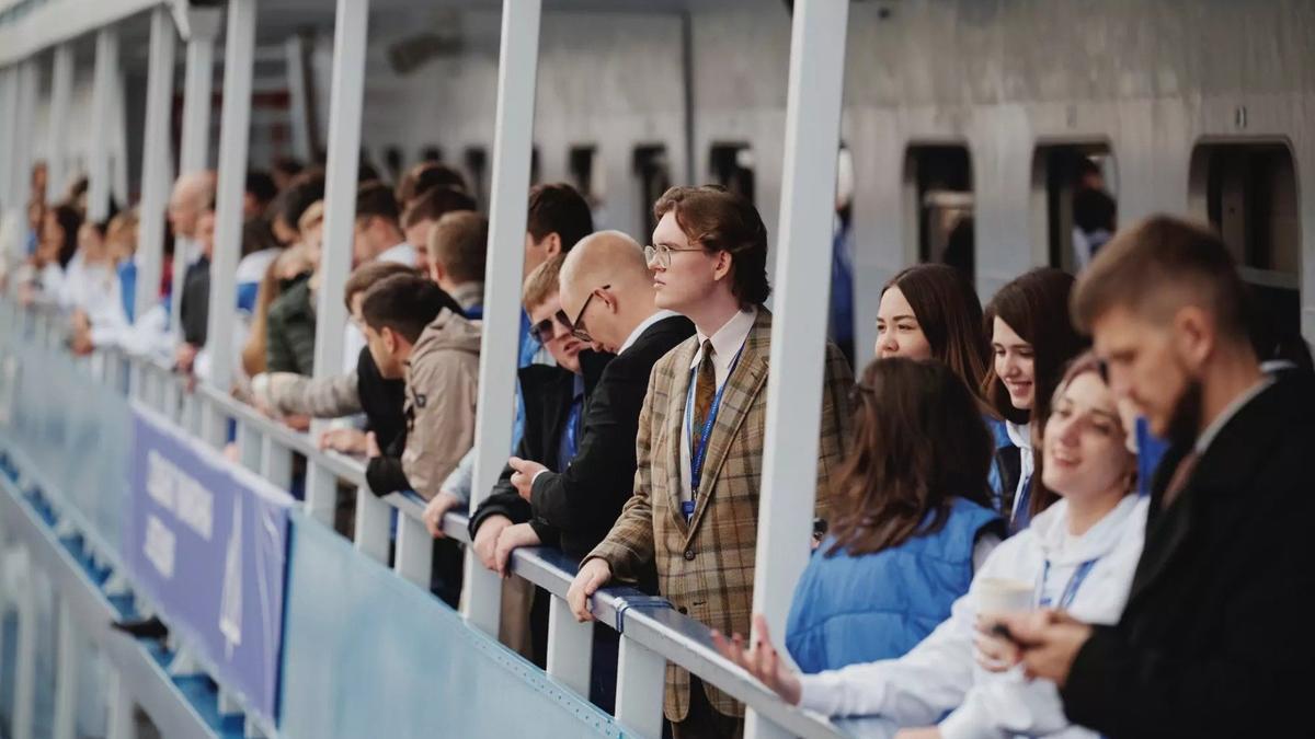 Теплоход «Лебединое озеро»
