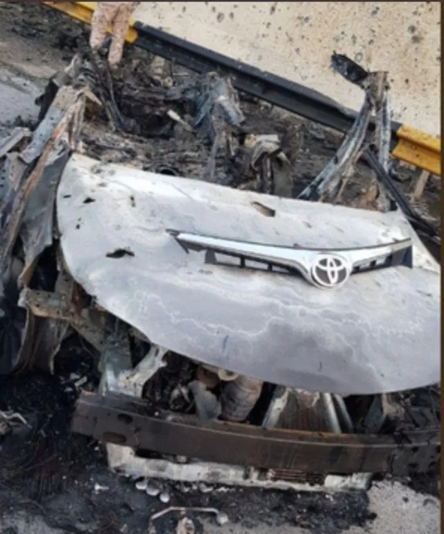 Взорванный в результате ракетной атаки автомобиль. Фото из социальных сетей