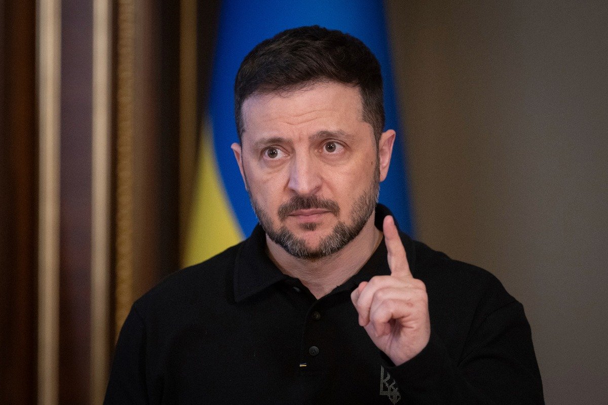 Владимир Зеленский на брифинге в Киеве, 17 апреля 2025 года. Фото: AP / TASS